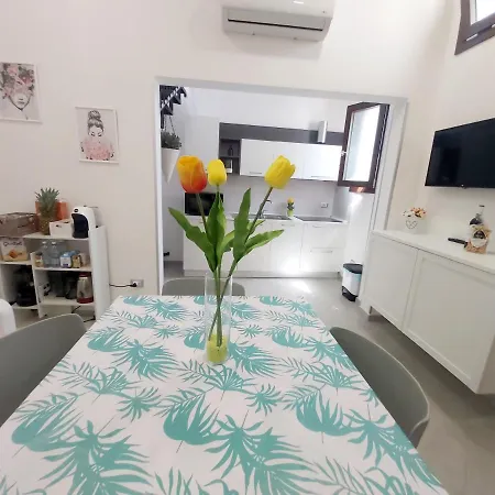 Dimora Asmara 11 15 * Brindisi